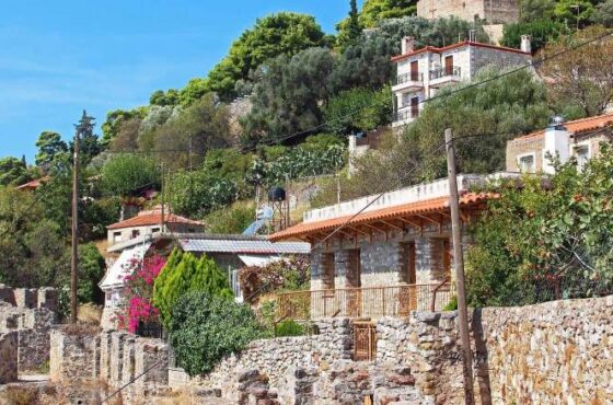 Η Ναύπακτος συνδυάζει παράδοση και σύγχρονη ζωή