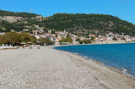 Παραλίες Ναυπάκτου: Oι καλύτερες επιλογές για βουτιές, χαλάρωση και διασκέδαση