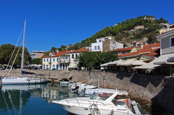 Λιμάνι Ναυπάκτου: Οδηγός για βόλτες, καφέ και ψυχαγωγία