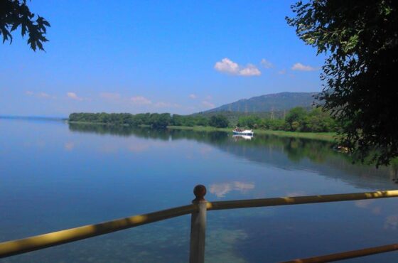 Λίμνη Τριχωνίδα: Mονοήμερη απόδραση από τη Ναύπακτο