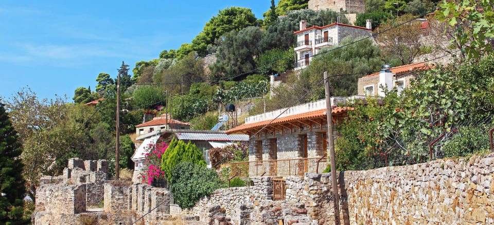 Η Ναύπακτος συνδυάζει παράδοση και σύγχρονη ζωή Η Ναύπακτος συνδυάζει παράδοση και σύγχρονη ζωή