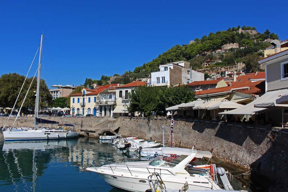 Λιμάνι Ναυπάκτου: Οδηγός για βόλτες, καφέ και ψυχαγωγία